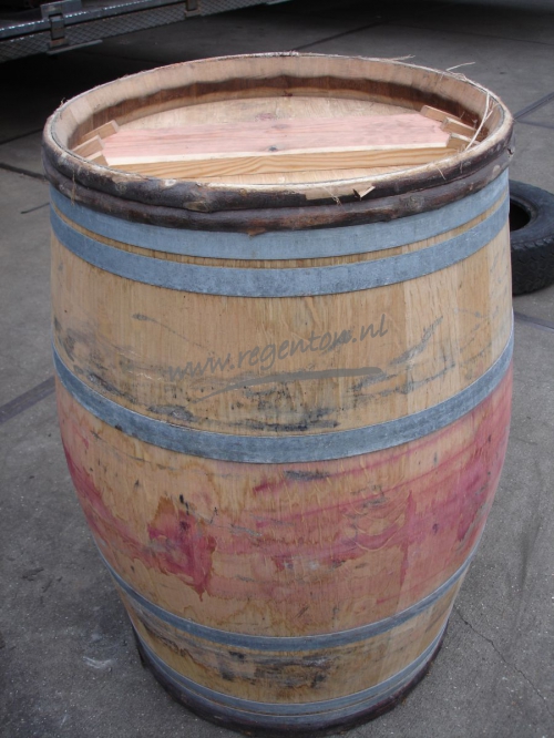  Wijnvat oud eiken met houten bovenband
