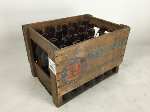  Houtenkrat met bierfles Memmingen natur