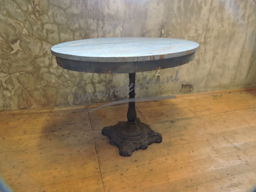  Tafel ovaal met gietijzeren poot